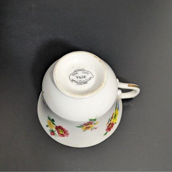 Vale Vintage Bone China Tea Cup England Floral Gold Trim Footed English China - Picture 9 of 9